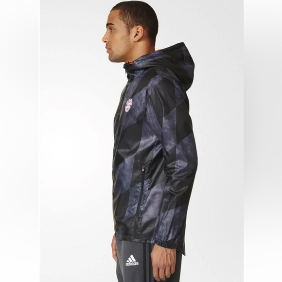 Adidas Bayern Munich Windbreaker - Picture 4 of 15